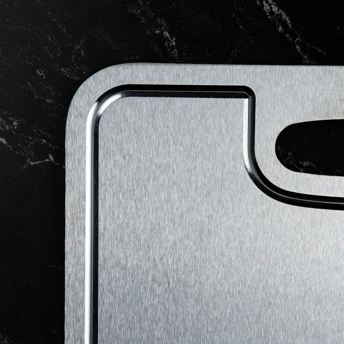 Pure titanium vs copper cookware comparison of surface and safety